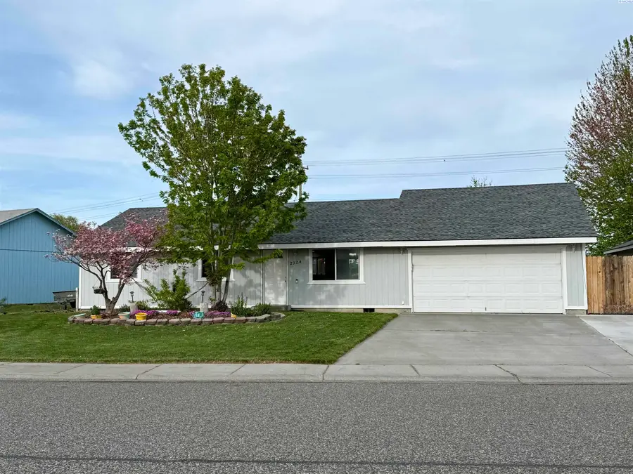 2924 Iris Street, West Richland, WA 99353 - #2