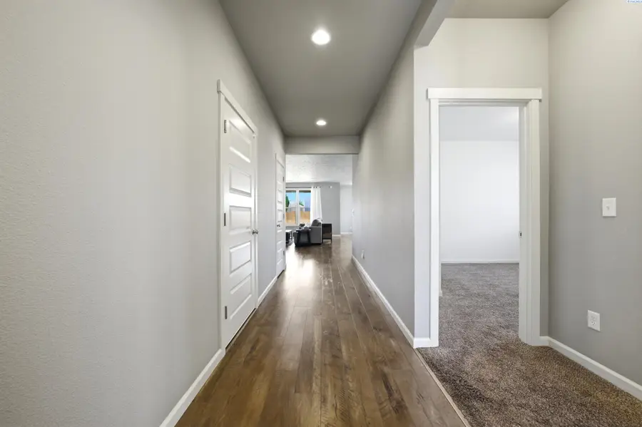 3918 Bismarck Ln, Pasco, WA 99301 - #2