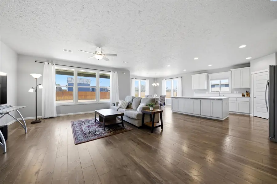 3918 Bismarck Ln, Pasco, WA 99301 - #3