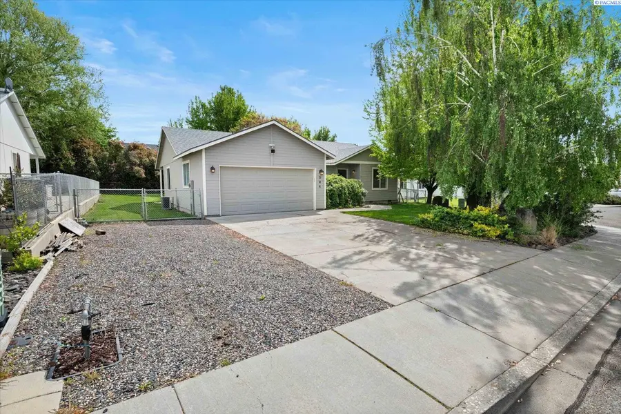 504 Grader Ct, Benton City, WA 99320 - #3