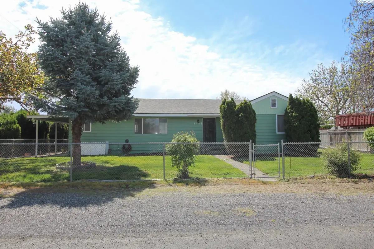 6705 W Bonnie Avenue, Kennewick, WA 99336 - #1