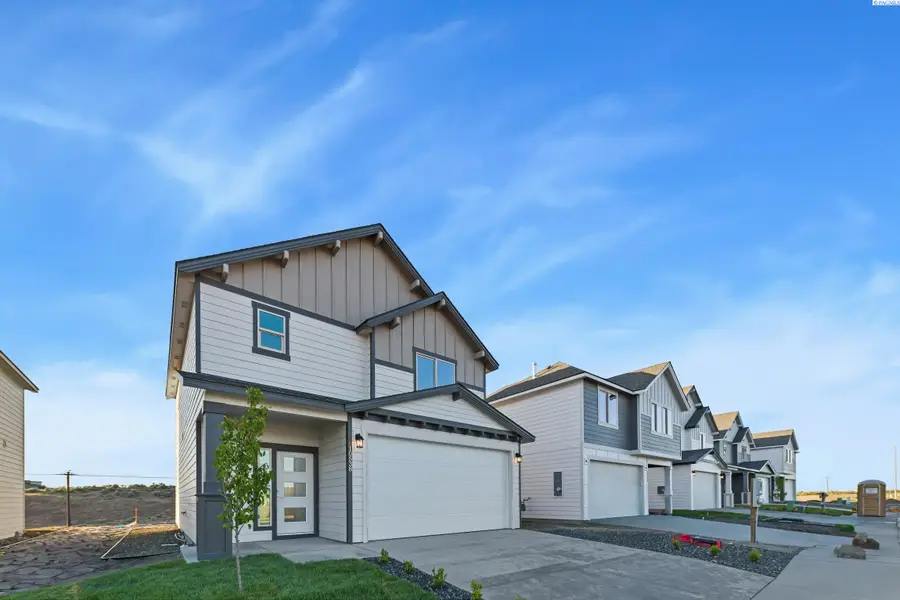 10538 Clearwater Dr, Kennewick, WA 99336 - #2