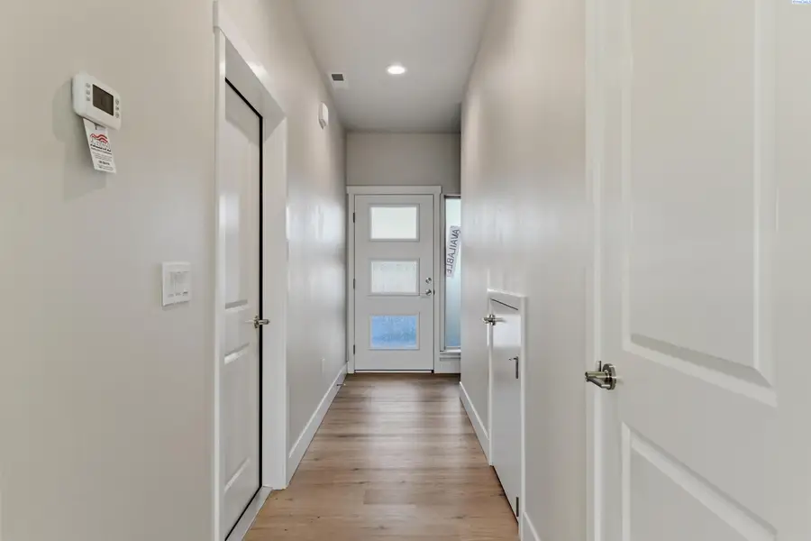 10538 Clearwater Dr, Kennewick, WA 99336 - #3