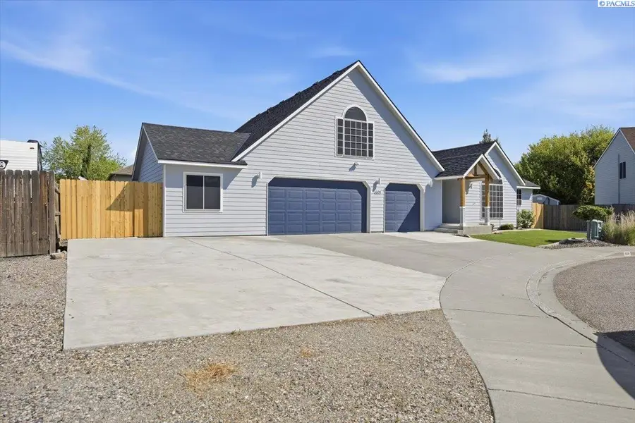 1608 W 25th Pl, Kennewick, WA 99337 - #2