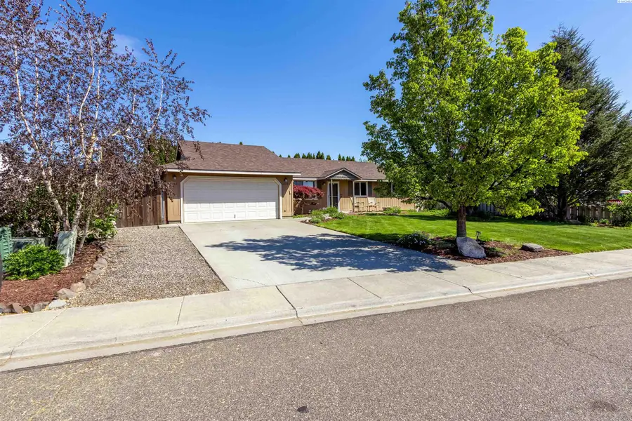 4834 Hibiscus St, West Richland, WA 99353 - #2