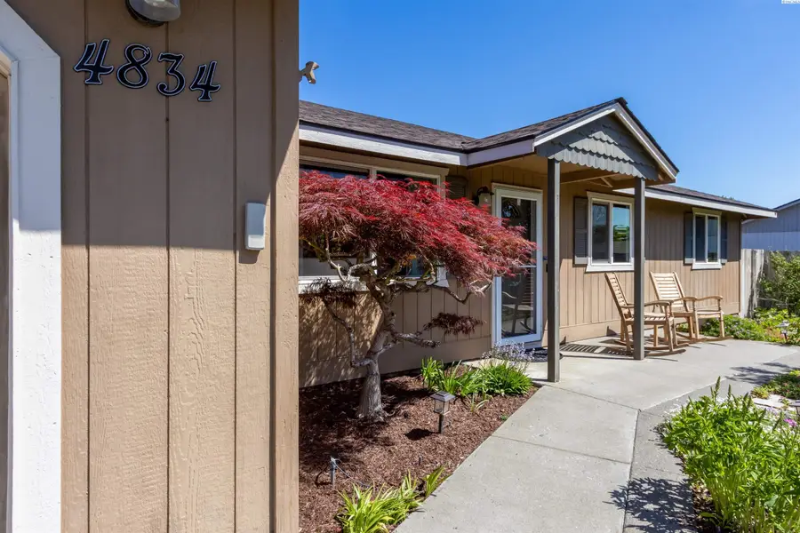 4834 Hibiscus St, West Richland, WA 99353 - #3