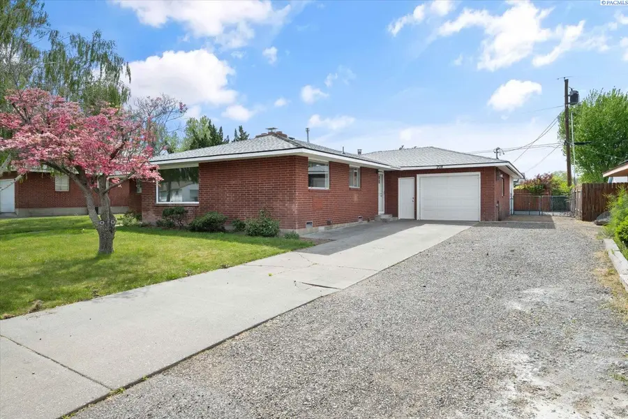 208 S Morain, Kennewick, WA 99336 - #2