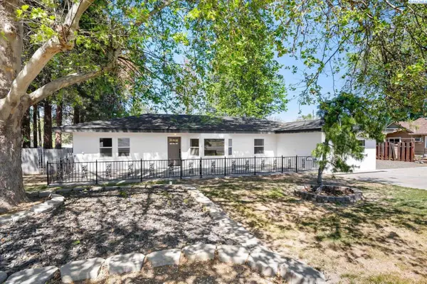 3232 W 7th Ave, Kennewick, WA 99336