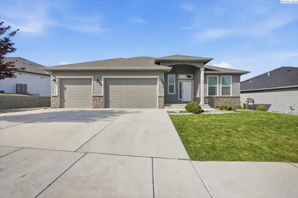 2652 W 44th Pl, Kennewick, WA 99337