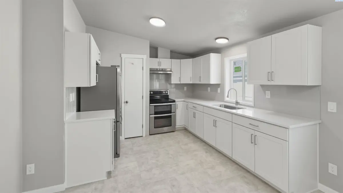1418 W Washington St, Pasco, WA 99301 - #1