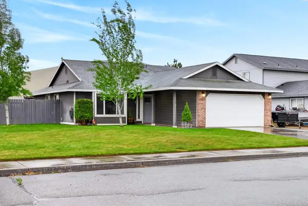 5207 Holly Way, West Richland, WA 99353