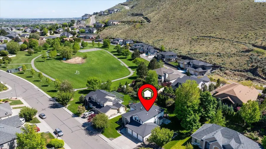 905 Clermont Drive, Richland, WA 99352 - #2