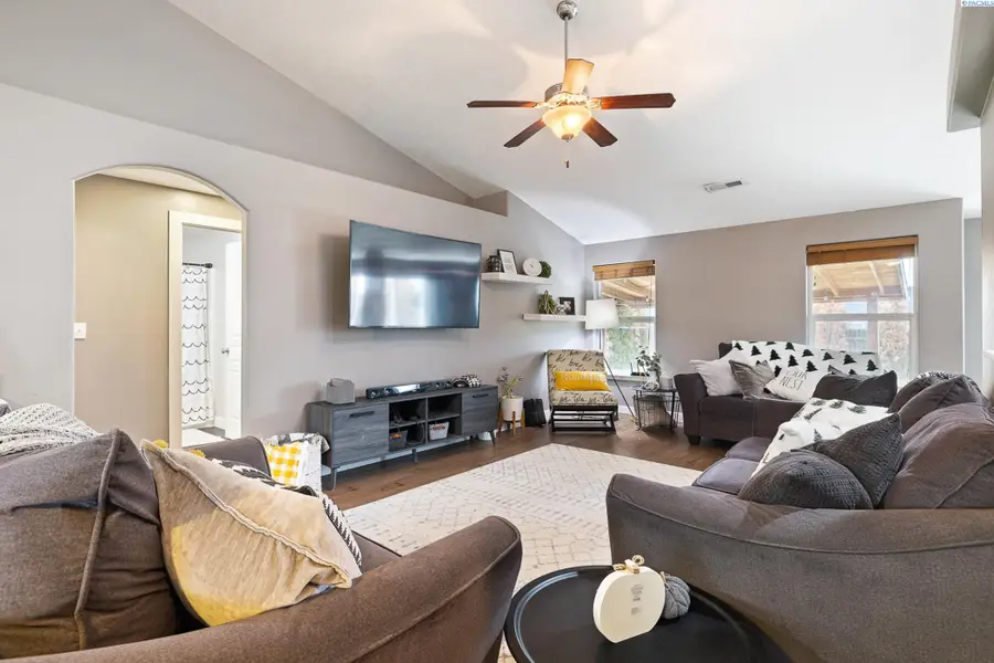 6109 Beacon Rock Ln., Pasco, WA 99301 - #2