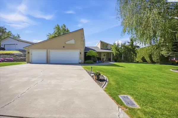 212 Greenbriar West, Richland, WA 99352