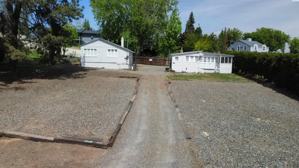 116 & 116 1/2 Spalding Ave, Sunnyside, WA 98944