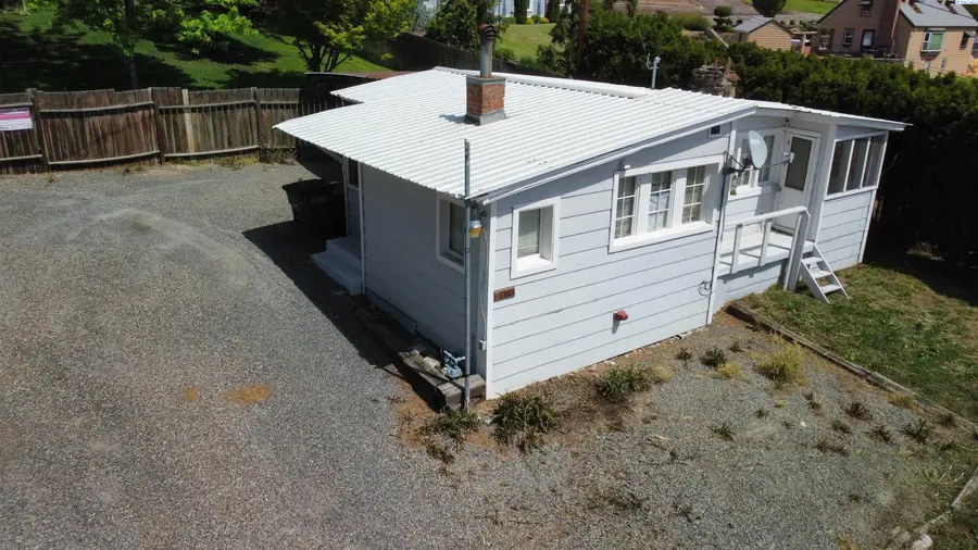 116 & 116 1/2 Spalding Ave, Sunnyside, WA 98944 - #2