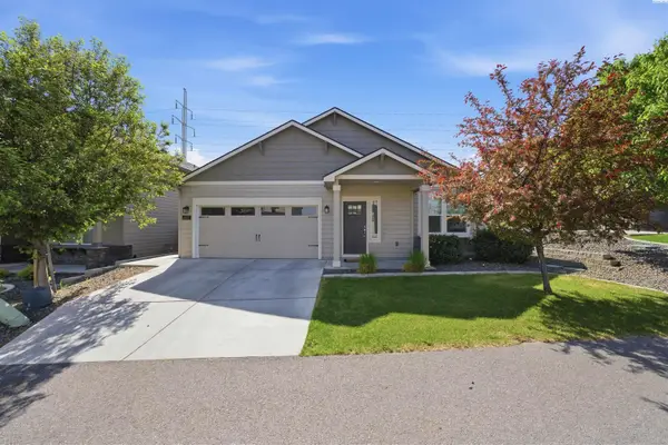 557 Roslyn Ct., Richland, WA 99352