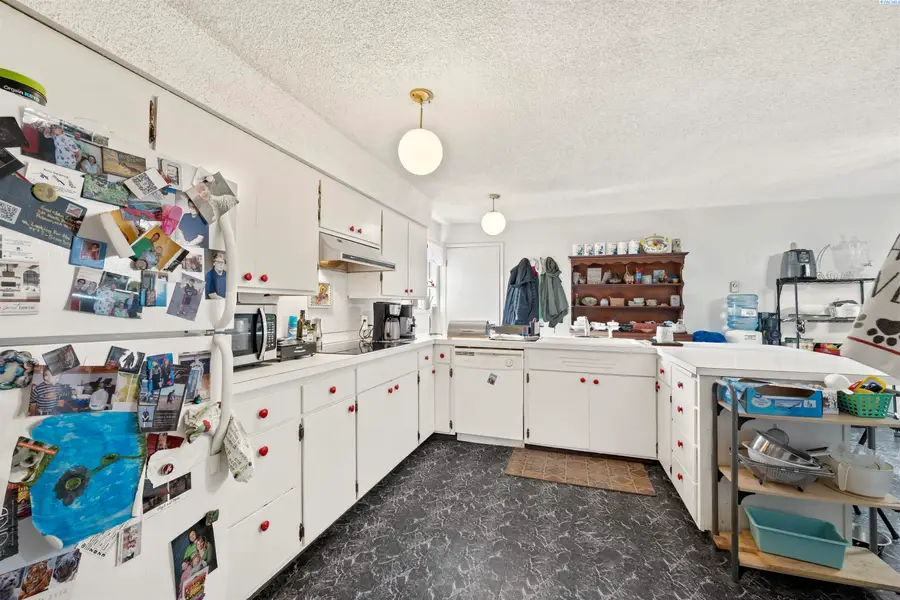 210 N Bridge St, Palouse, WA 99161 - #2