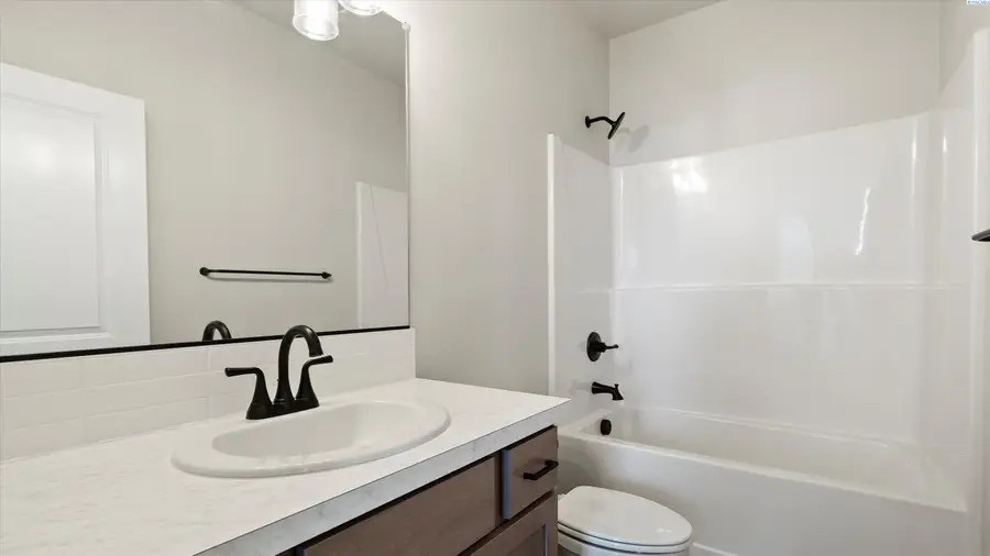 8809 Dusty Maiden Dr, Pasco, WA 99301 - #3