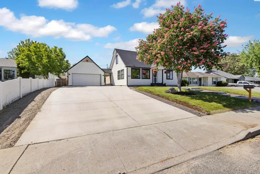 1833 Benson Ave, Prosser, WA 99350 - #2