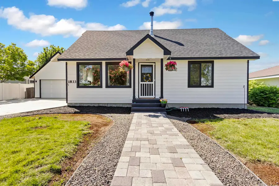 1833 Benson Ave, Prosser, WA 99350 - #3