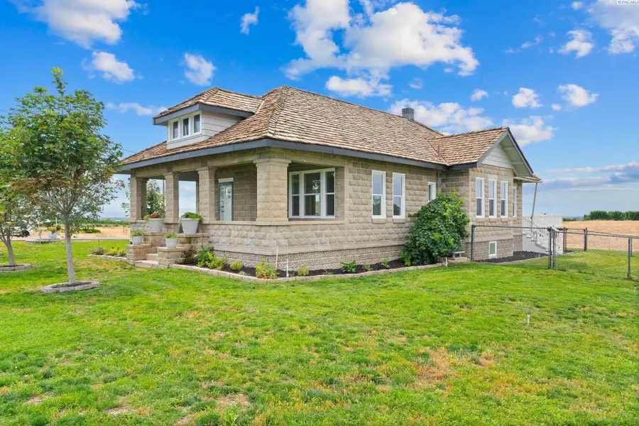 650 White Rd, Zillah, WA 98953 - #2