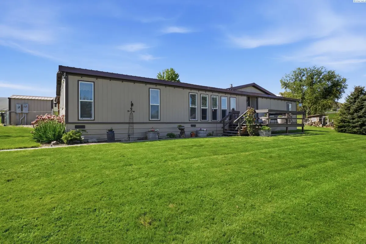 38706 N 140 Pr Nw, Benton City, WA 99320 - #1
