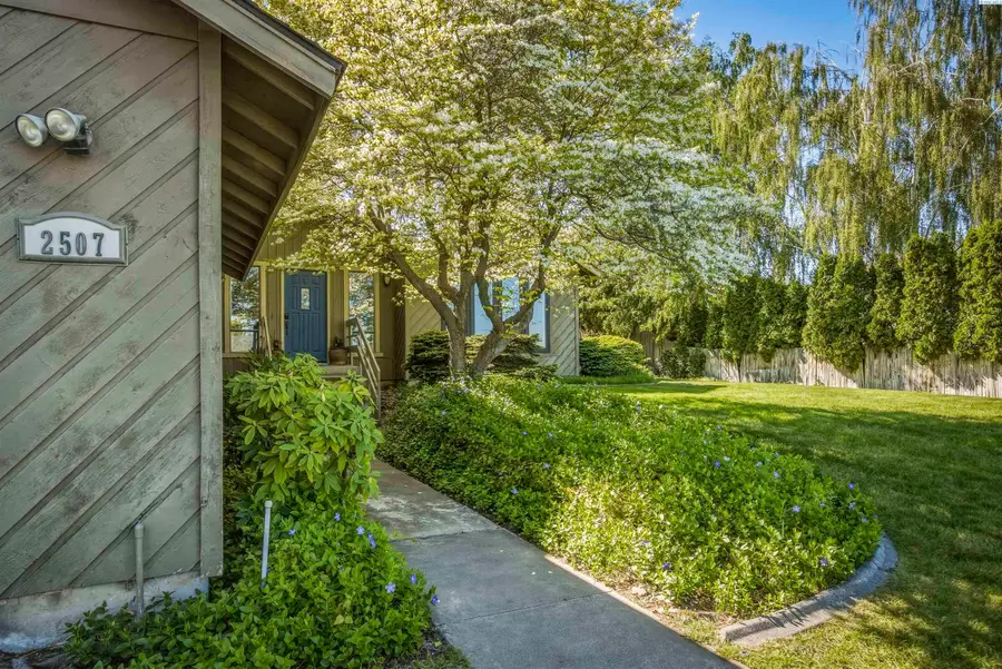 2507 Dawn Hill Court, Richland, WA 99352 - #2