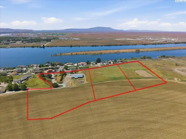 7198 Columbia River Rd, Pasco, WA 99301