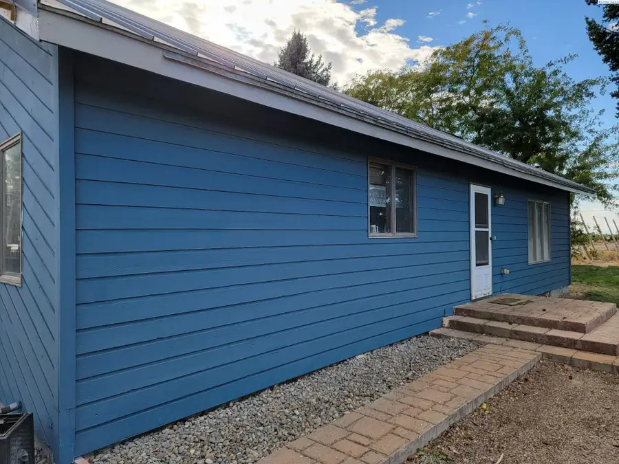 2241 Olmstead Rd, Grandview, WA 98930 - #2