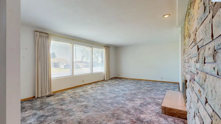 7111 W Willamette Avenue, Kennewick, WA 99336 - #3