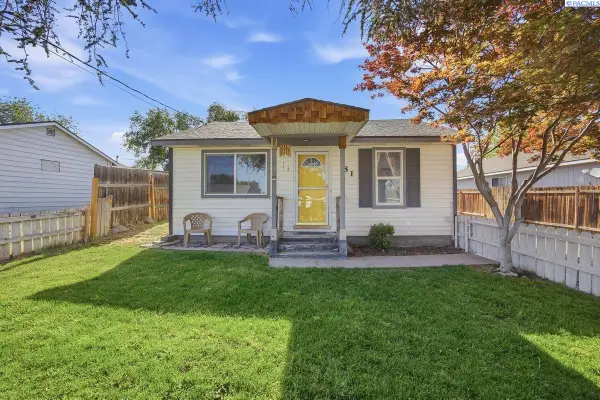 81 S 42nd Place, West Richland, WA 99353-9999