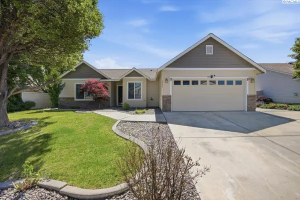 1511 W 40th Pl, Kennewick, WA 99337-3959