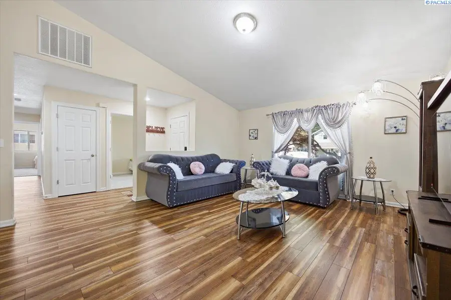 1511 W 40th Pl, Kennewick, WA 99337-3959 - #3