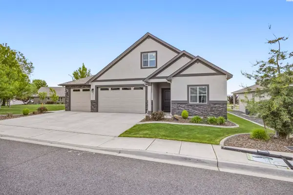 2713 Torrey Pines Way, Richland, WA 99354