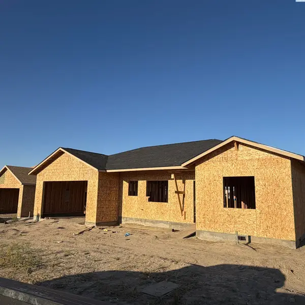 312 Hogan St, Sunnyside, WA 98944