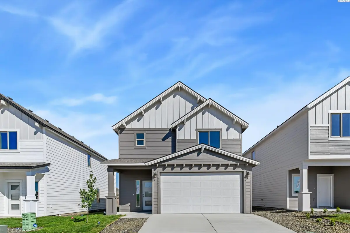 10466 Clearwater Dr, Kennewick, WA 99336 - #1