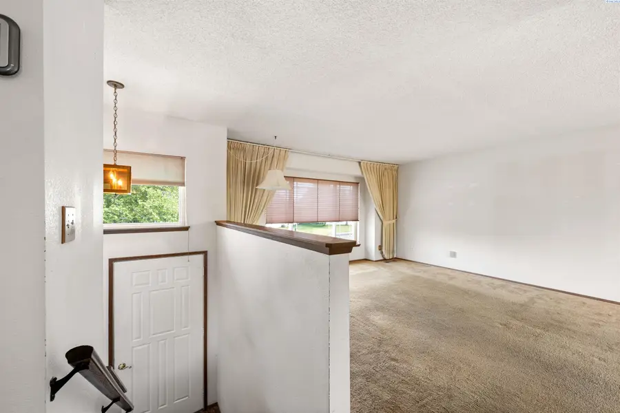 2225 Blue Jay Lane, West Richland, WA 99353 - #3