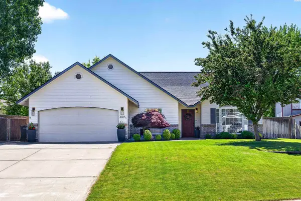 4805 W Robin Ct, West Richland, WA 99353