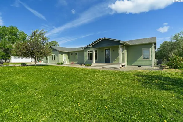 573 E Sunset Dr, Burbank, WA 99323