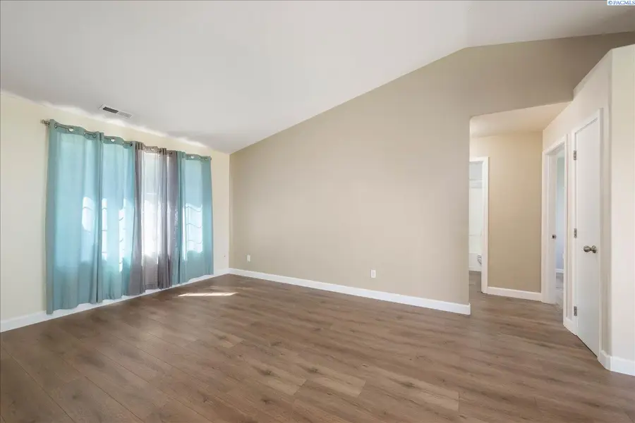 4911 Kalahari Dr, Pasco, WA 99301 - #3
