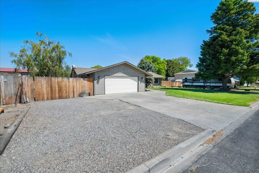 804 W 49th Ave, Kennewick, WA 99337 - #3