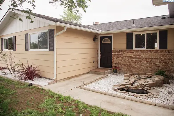 620 N Buntin Pl, Kennewick, WA 99336