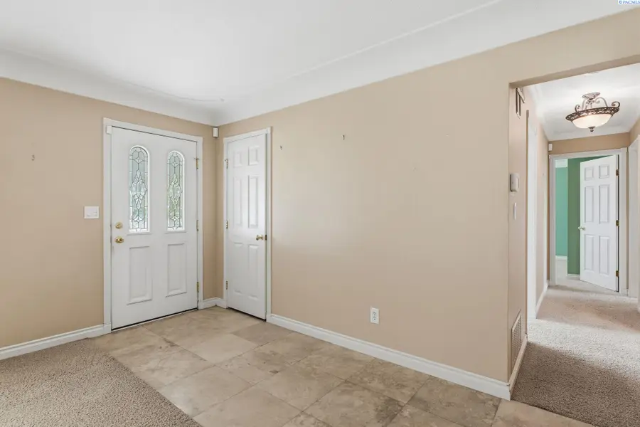 4309 W Okanogan Avenue, Kennewick, WA 99336 - #3