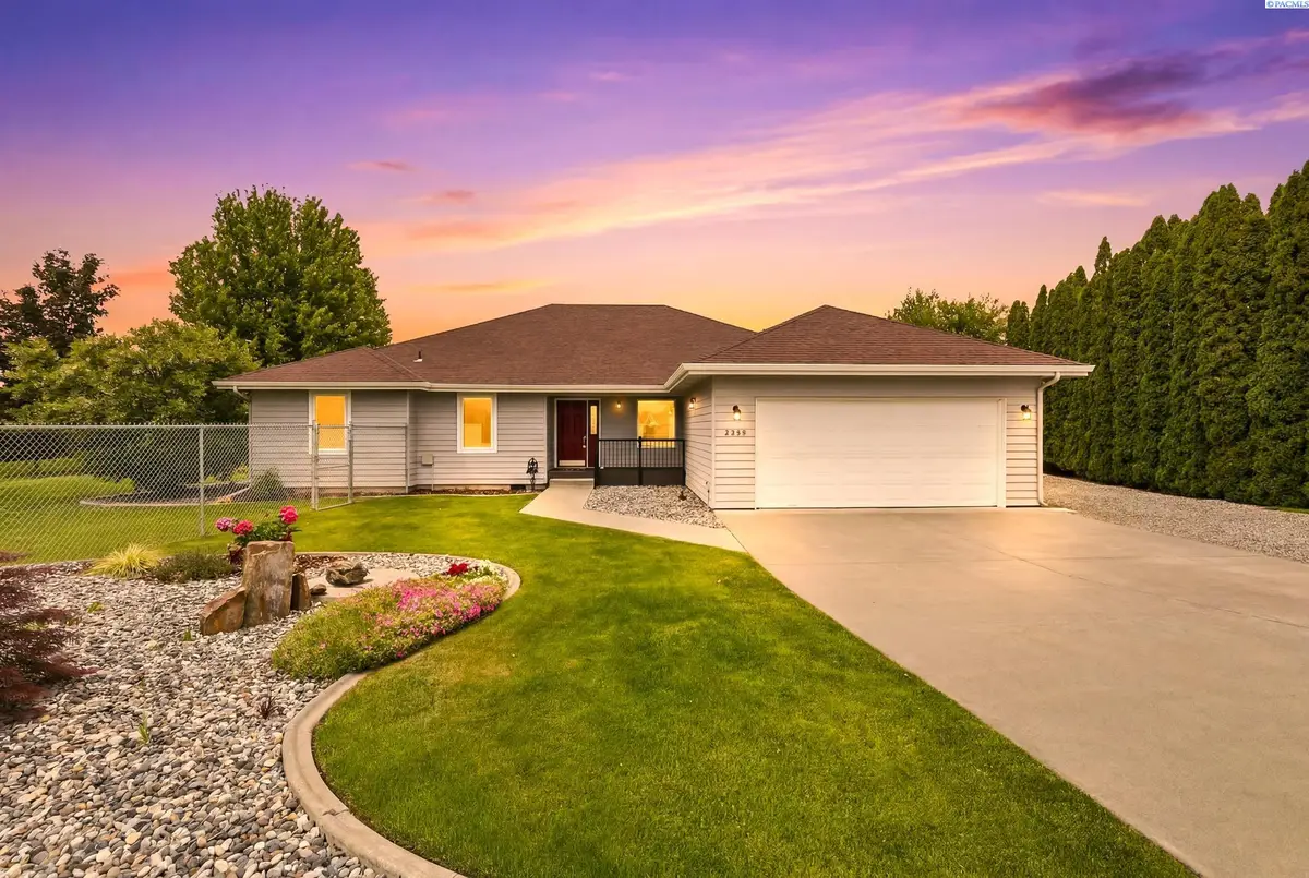 2213 Washington Ct, West Richland, WA 99353 - #1