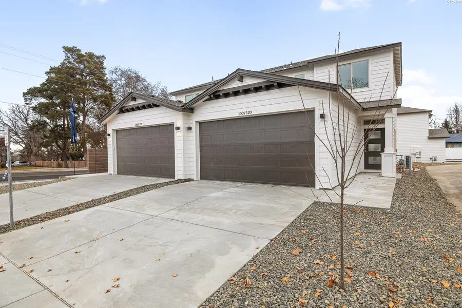 1009 S Underwood Pl, Kennewick, WA 99337 - #3