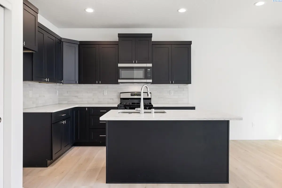 1162 S Underwood Pl, Kennewick, WA 99337 - #1
