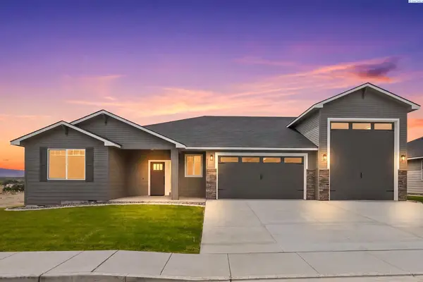 1035 Thebes St., West Richland, WA 99353