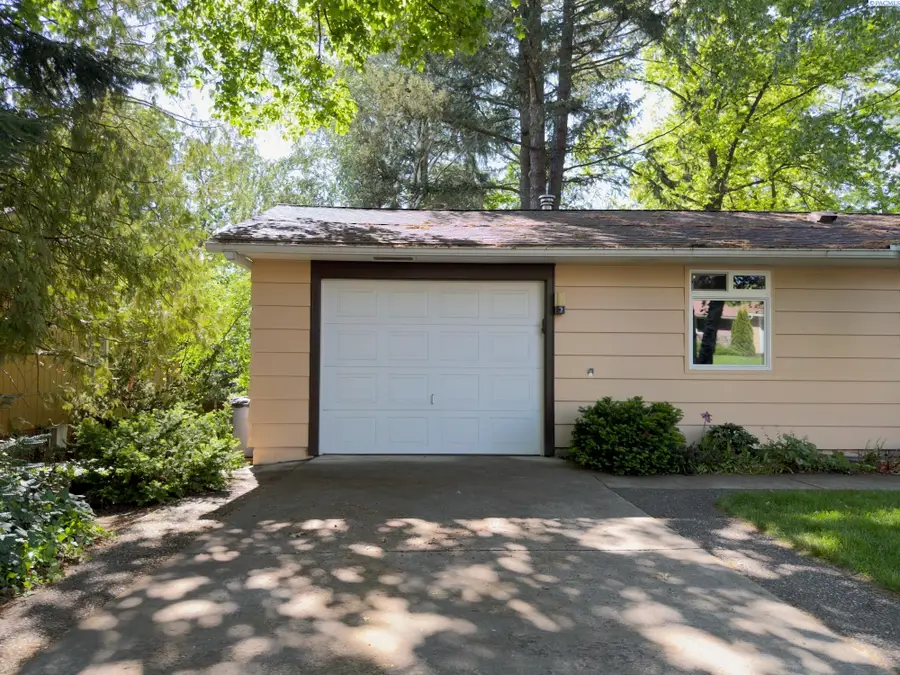 1305 NW Haven Circle, Pullman, WA 99163 - #2