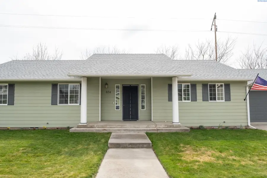 604 SE Mockingbird, College Place, WA 99324 - #2